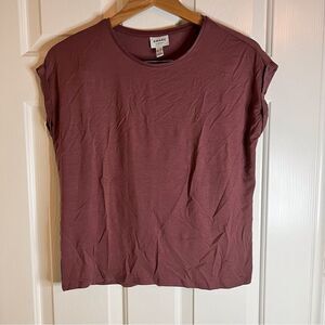 Vera Moda Aware TShirt - Excellent Condition, Size XS. Very Flattering and Comfy